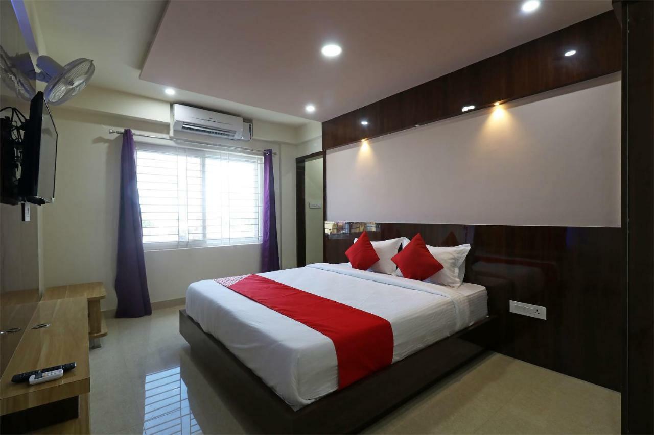 Oyo 37349 Sai Palace Hotell Chik Bānavar Eksteriør bilde