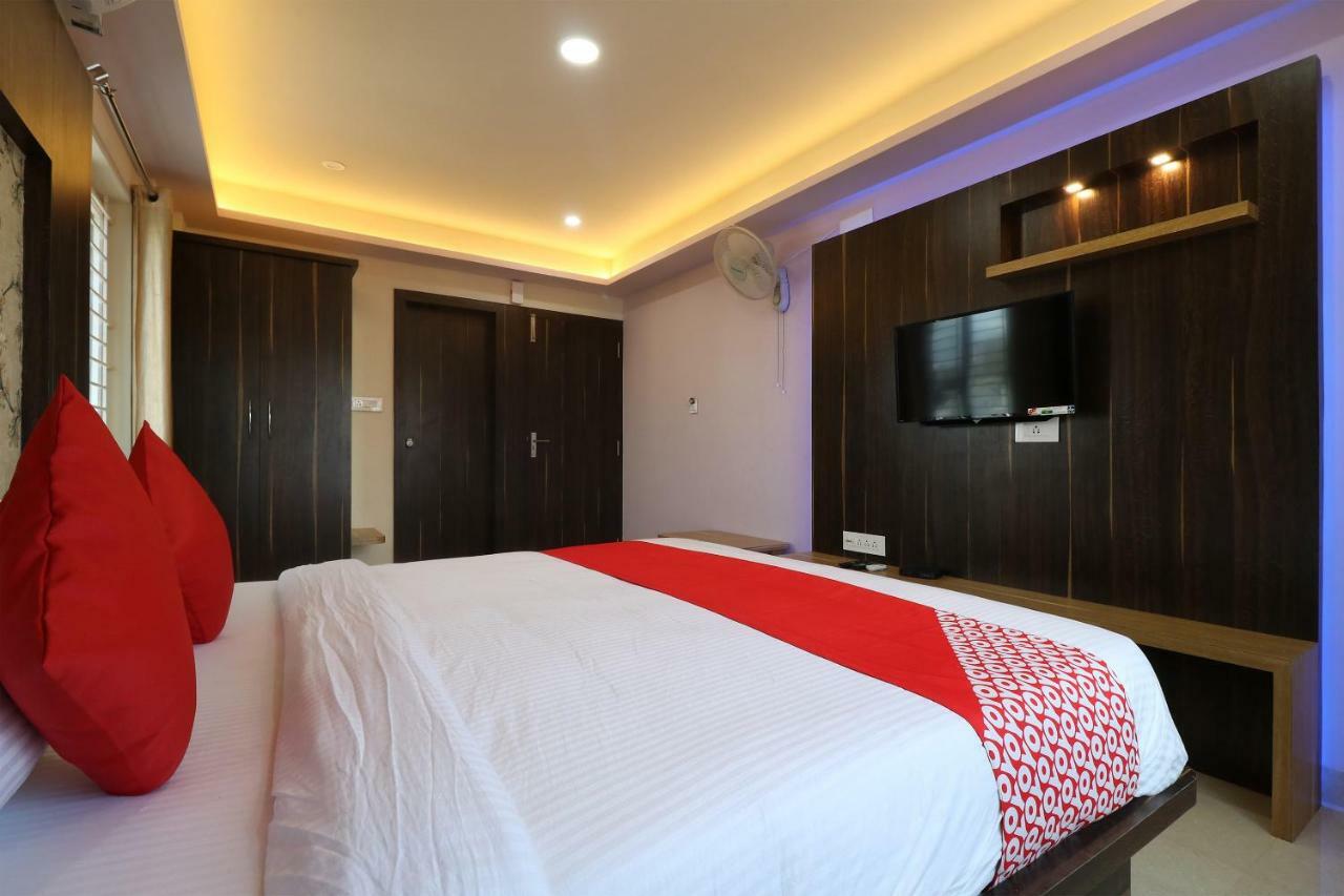 Oyo 37349 Sai Palace Hotell Chik Bānavar Eksteriør bilde