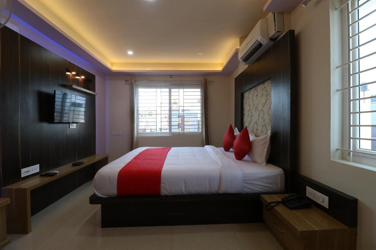 Oyo 37349 Sai Palace Hotell Chik Bānavar Eksteriør bilde