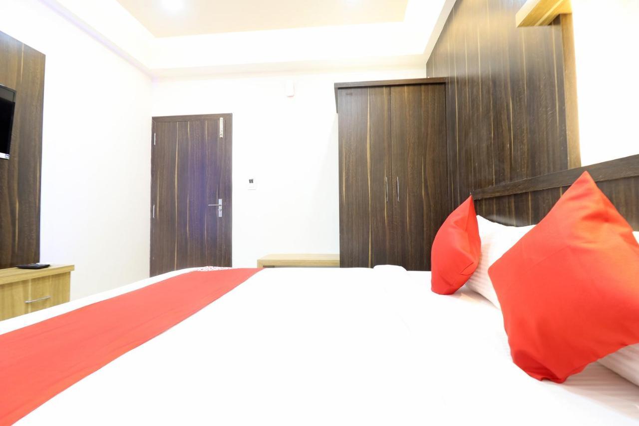 Oyo 37349 Sai Palace Hotell Chik Bānavar Eksteriør bilde